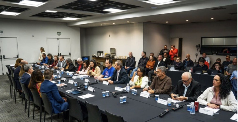 Fenaban apresenta proposta com perda salarial e direitos. Comando rejeita img 7031
